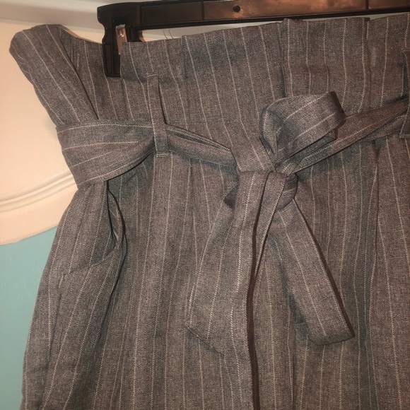 Paper Bag Waist Capri Pants - Picture 2 of 4